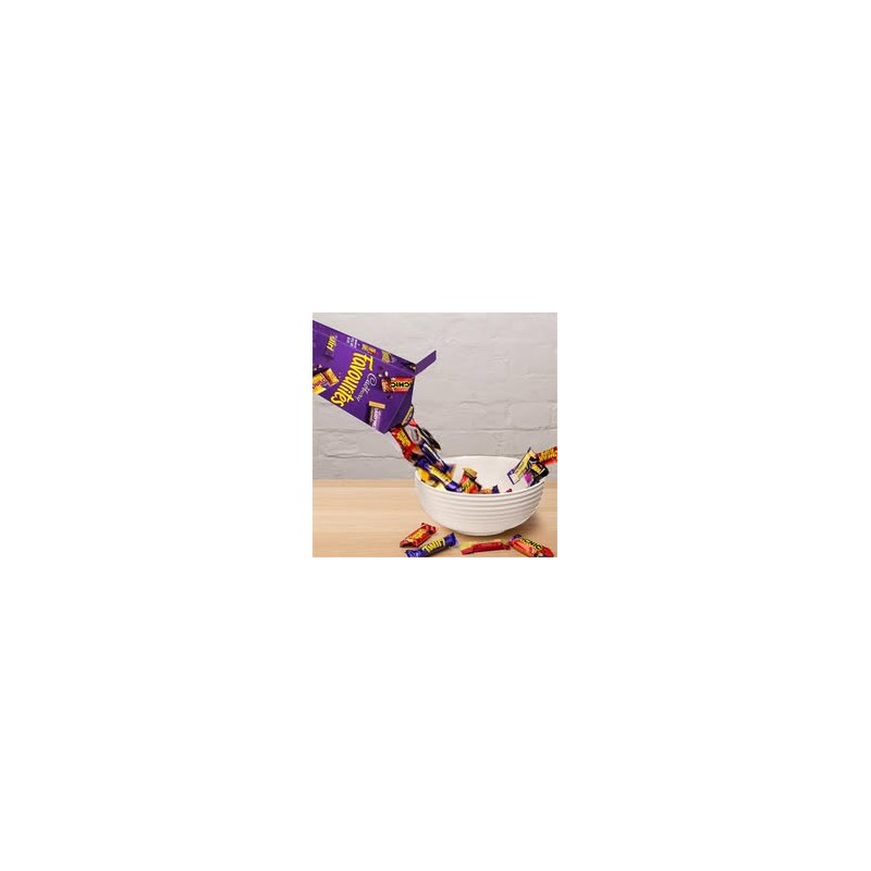 Hộp socola Cadbury Favourites Chocolate Gift Box 470g
