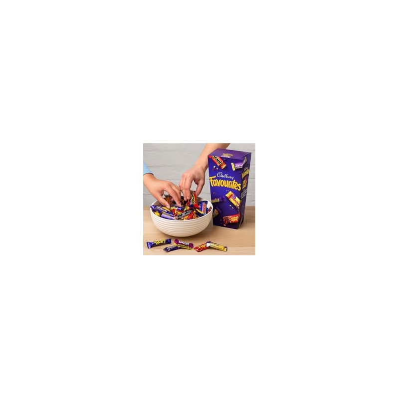 Hộp socola Cadbury Favourites Chocolate Gift Box 470g